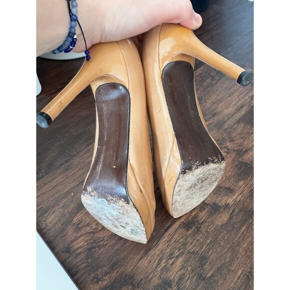 Stuart Weitzman Pumps in Nude size 7.5 - Picture 4 of 5